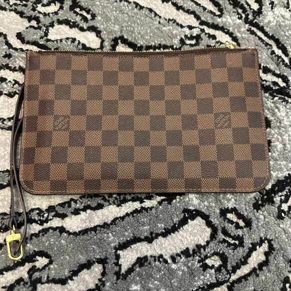 Louis Vuitton Wristlet Damier Ebene - Picture 3 of 10